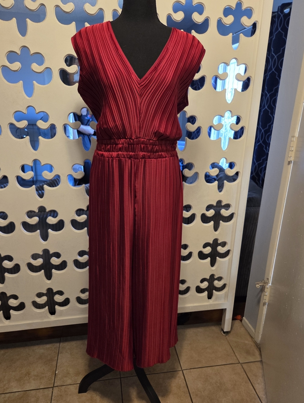 Romeo & Juliet Couture Wine Pleated V-Neck Jumpsuit